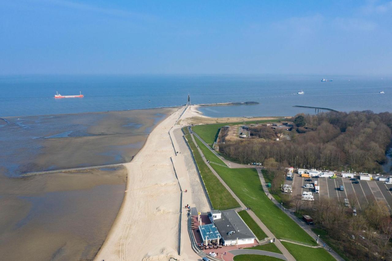 Trafalgar 127 Cuxhaven Bagian luar foto